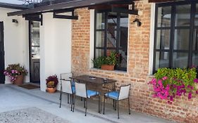 La Tintoria Suites
